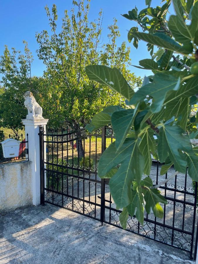 Beautiful Nearby Beach House With Garden, Private Pool And Large Yard Sidárion Extérieur photo