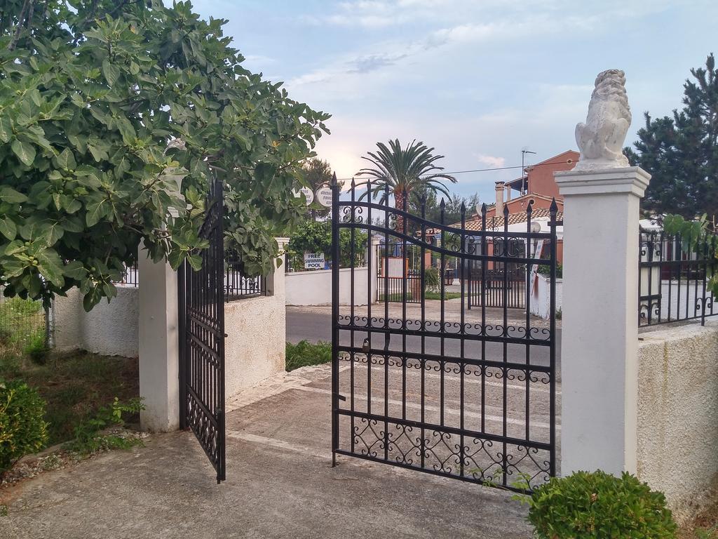 Beautiful Nearby Beach House With Garden, Private Pool And Large Yard Sidárion Chambre photo