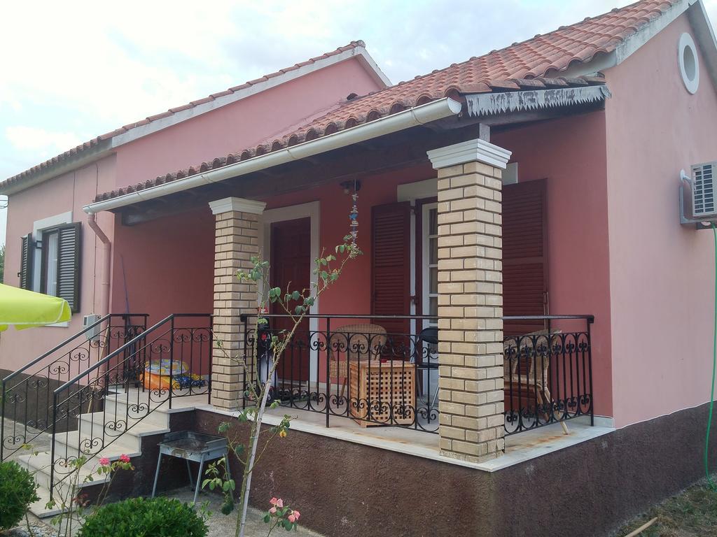 Beautiful Nearby Beach House With Garden, Private Pool And Large Yard Sidárion Chambre photo