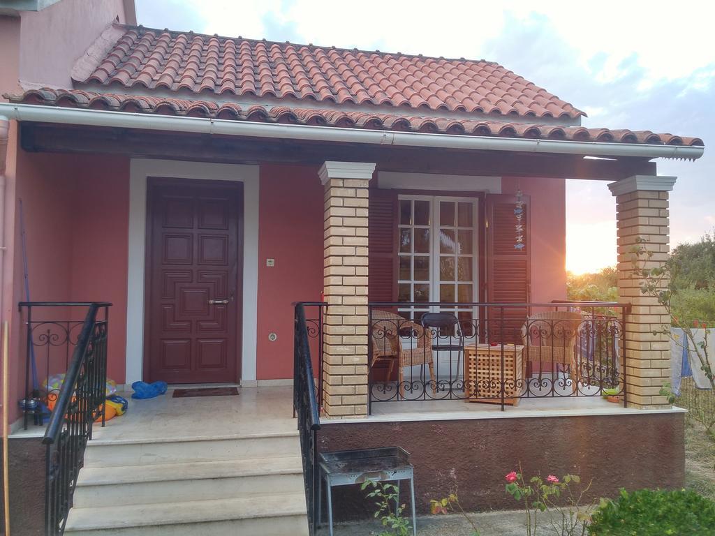 Beautiful Nearby Beach House With Garden, Private Pool And Large Yard Sidárion Chambre photo