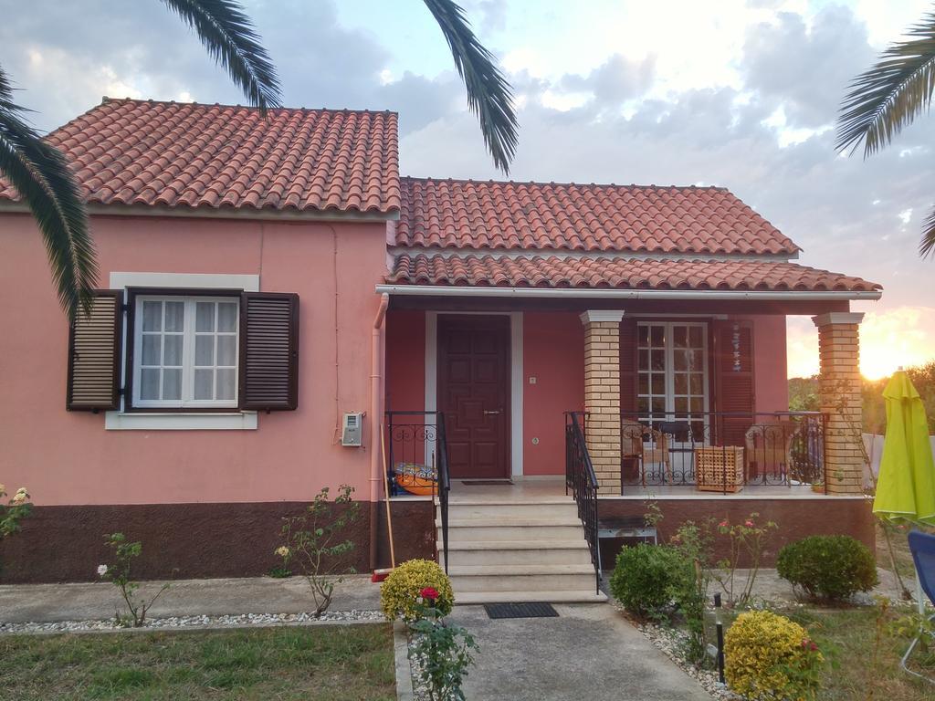 Beautiful Nearby Beach House With Garden, Private Pool And Large Yard Sidárion Chambre photo