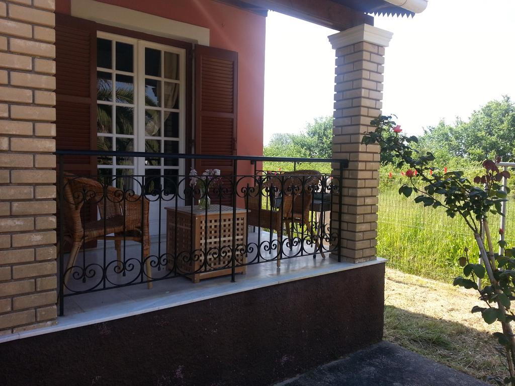 Beautiful Nearby Beach House With Garden, Private Pool And Large Yard Sidárion Chambre photo