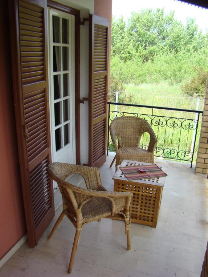 Beautiful Nearby Beach House With Garden, Private Pool And Large Yard Sidárion Chambre photo
